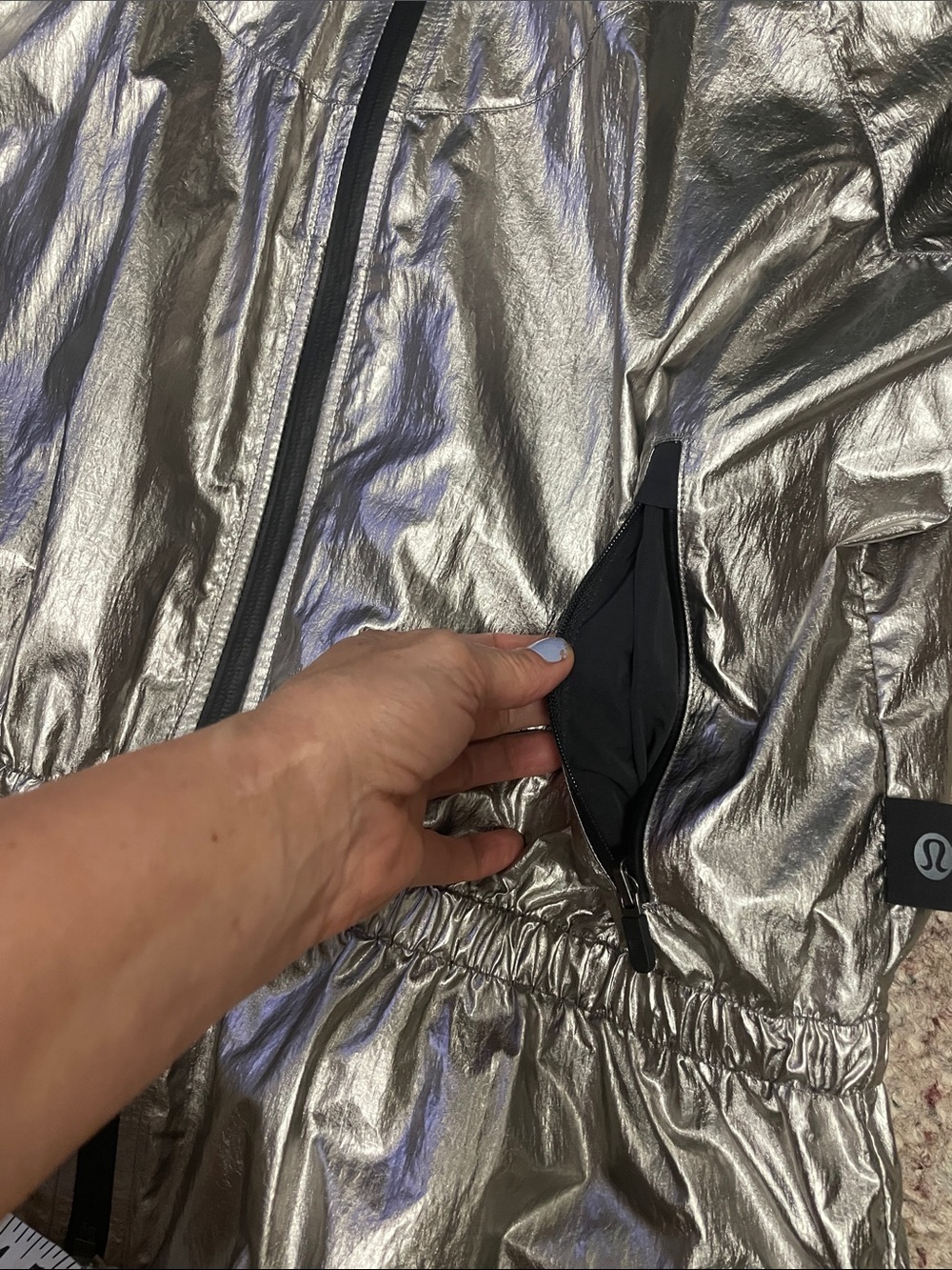 Lululemon* Barrys stronger as one Metallic Silver hooded Windbreaker coat - Picture 12 of 13